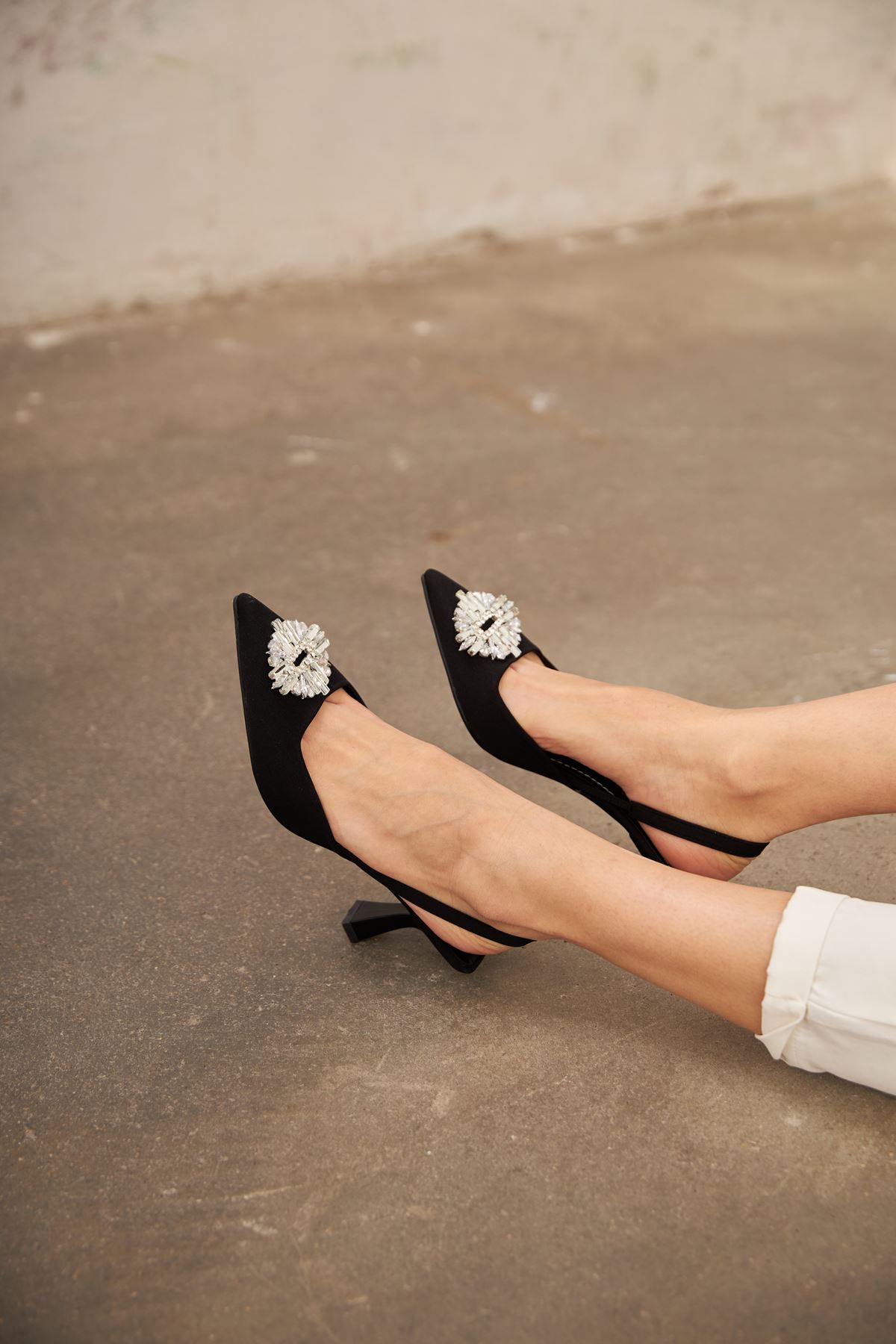 Kadın Topuklu Sandalet-SIYAH